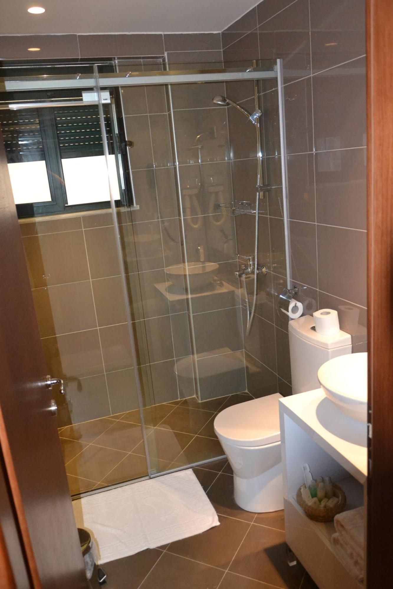 Arber Hotel Tirana Esterno foto