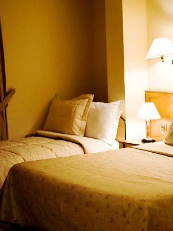 Arber Hotel Tirana Esterno foto